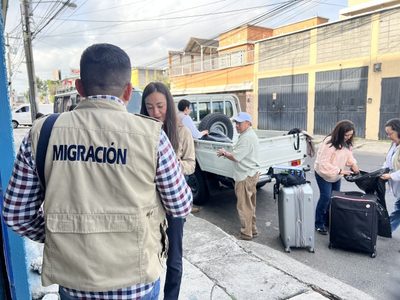 Guatemala asegura que ha recibido cerca de cien mexicanos que huyeron por violencia en Chiapas