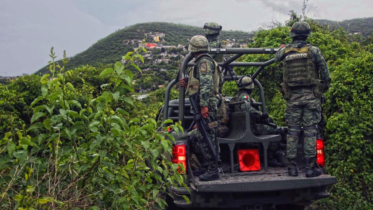 Militares en México