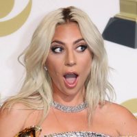¿Estrenando galán? Captan a Lady Gaga protagonizando un apasionado beso y ¡no es actuación!