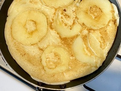 Panqueques de manzana: poné la pava y armá esta tremenda receta para la hora de los mates