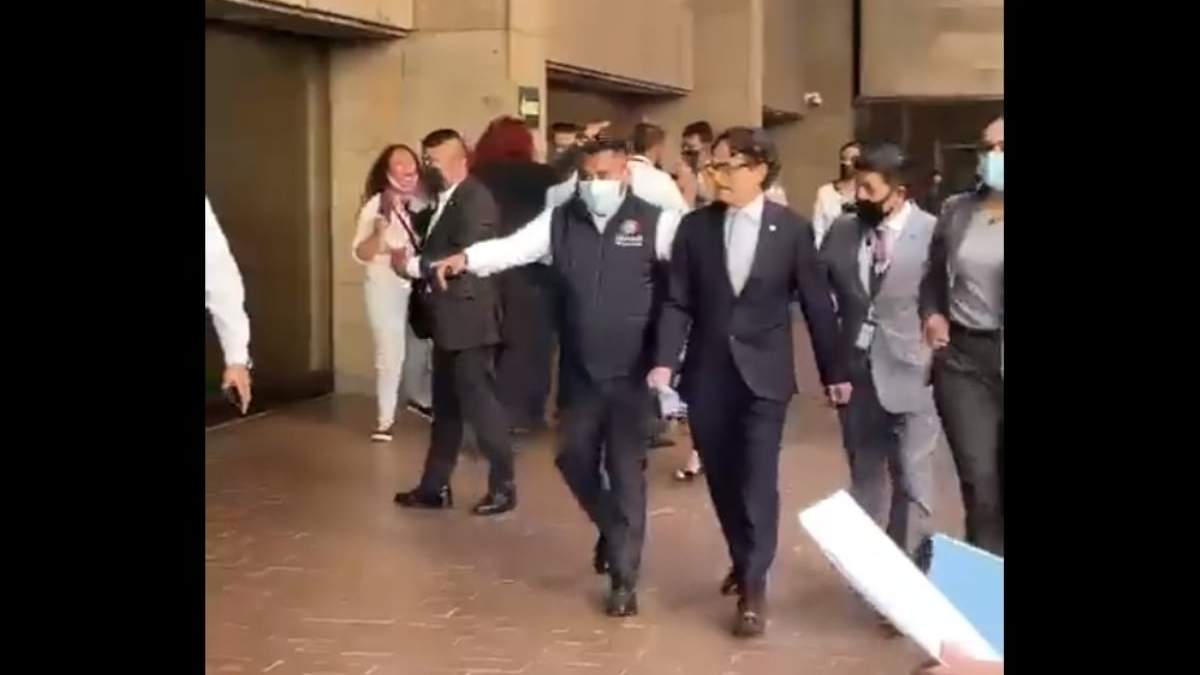 Gabriel Quadri fue resguardado por elementos de seguridad de San Lázaro