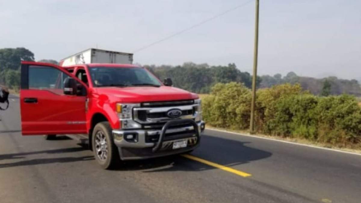 El atentado ocurrió a la altura del kilómetro 37 de la carretera Uruapan- Carapan