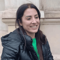 Así es Leda Bergonzi, la sanadora milagrosa que causa furor a donde sea que vaya