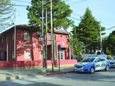 Policías de la comisaría 2° demoraron a un sujeto por el robo de una cubierta