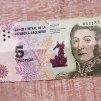 Son de 5 pesos pero valen mucho más: conocé los buscados billetes y verificá si tenés uno