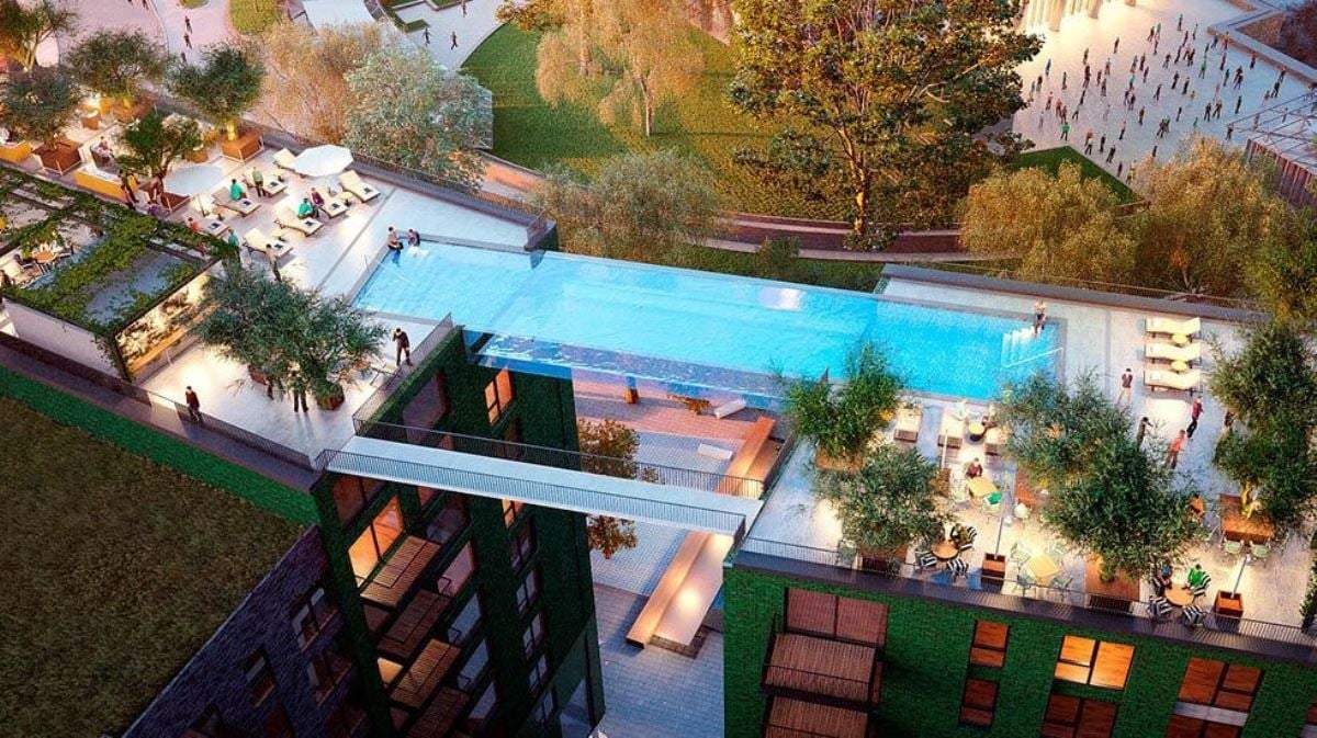 Piscina suspendida en el aire. Fuente; (Instagram)