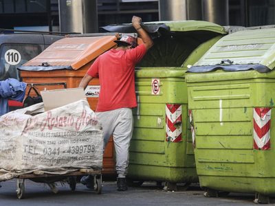 El Gobierno de la Ciudad de Buenos Aires propone multas para quienes revisen la basura