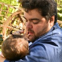 Monerías con papá: embelesado, Darío Barassi y las postales con Emilia que nos dejaron suspirando