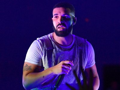 ¡No lo podemos creer! Drake gastó una fortuna en confeccionar ¿una puerta?