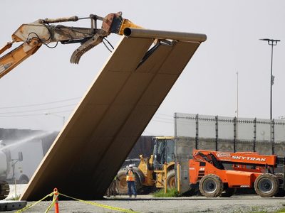 Pentágono suspende construcción del muro en la frontera con México