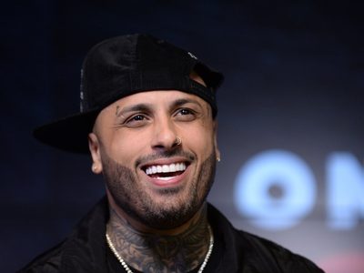 ¡Qué atrevido! Nicky Jam se desató en pleno concierto y enloqueció a sus fans. ¡Mirá el video!