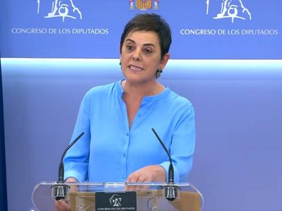 Acuerdan en España una comisión independiente para investigar crímenes del franquismo hasta 1983