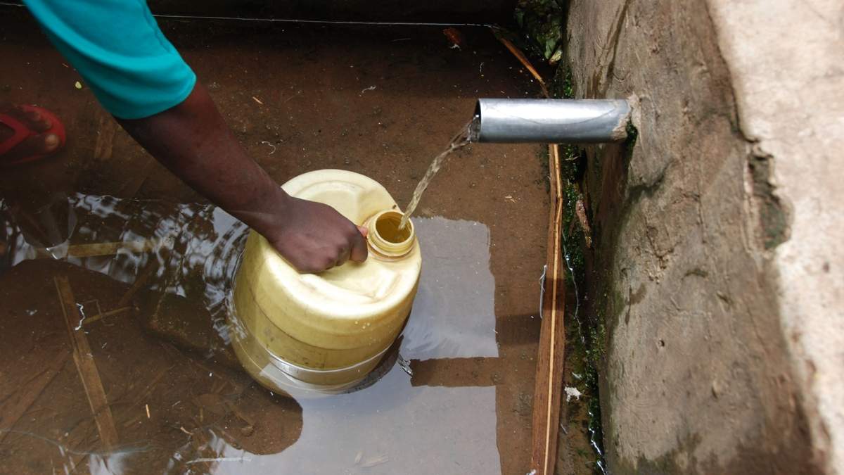 Agua contaminada. Fuente: (Twitter)