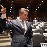 Llueven críticas a Sergio Mayer por dejar el Congreso para irse a La Casa de los Famosos