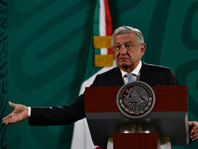 AMLO anuncia renegociación con energéticas privadas tras aprobación de reforma en el Senado