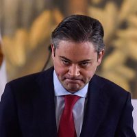Nuño entra al quite por gasolinazo: sin él se habrían cerrado escuelas, dice