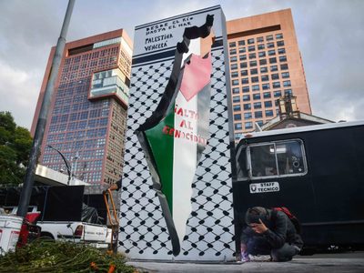 Piden a Brugada mantener antimonumento “La Puerta de la Resistencia y la Vida”como apoyo a Palestina