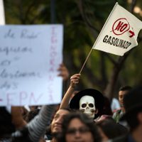 Marchan contra Peña y su gasolinazo en la CDMX