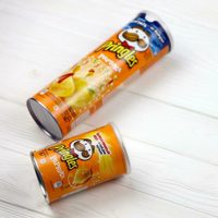 Nunca más tires las latas de Pringles vacías, transformalas en este coqueto organizador para tus collares