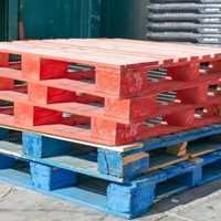 Con pallets viejos y pedazos de madera: creá estos sillones "low cost" para ponerle onda a tu terraza
