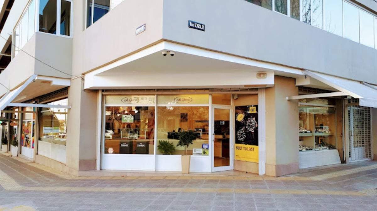 Los ladrones entraron a la joyeria tras robar las llaves