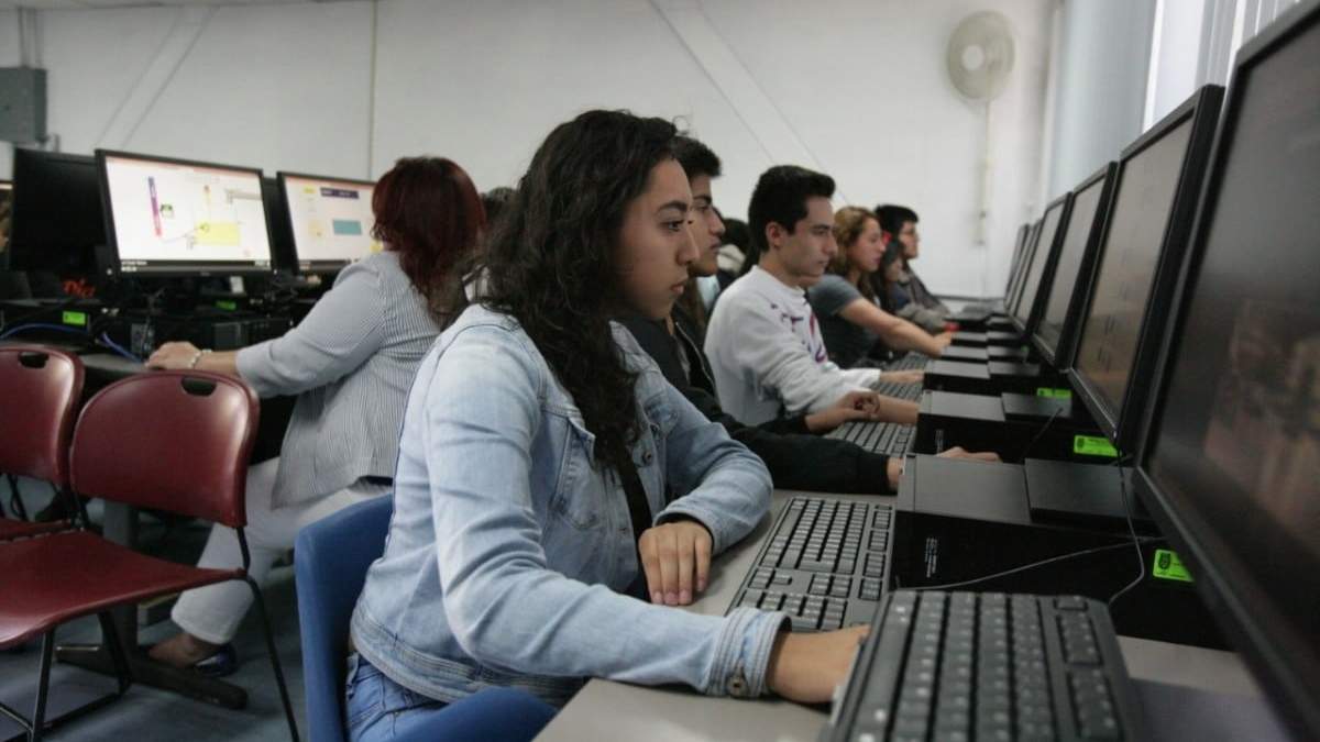 El IPN dará recursos para que sus alumnos tengan acceso a internet