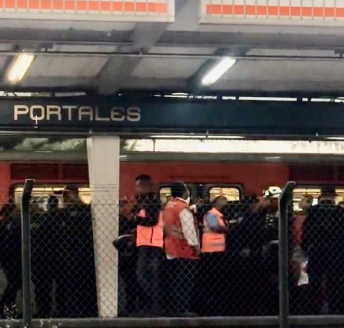 Escena de un video que circuló en redes sociales sobre lo ocurrido en la estación de la Línea 2