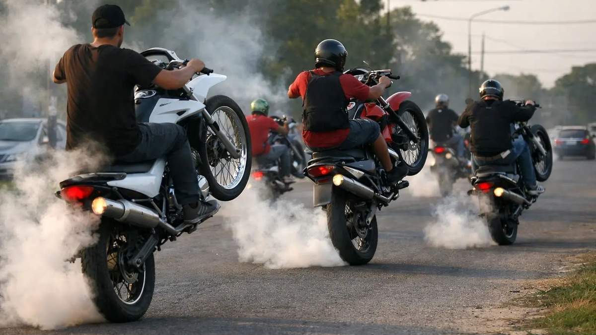 Motoqueros. Fuente: Facebook.
