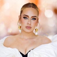 Con un estilo retro, Adele deslumbró a sus seguidores con un producido outfit