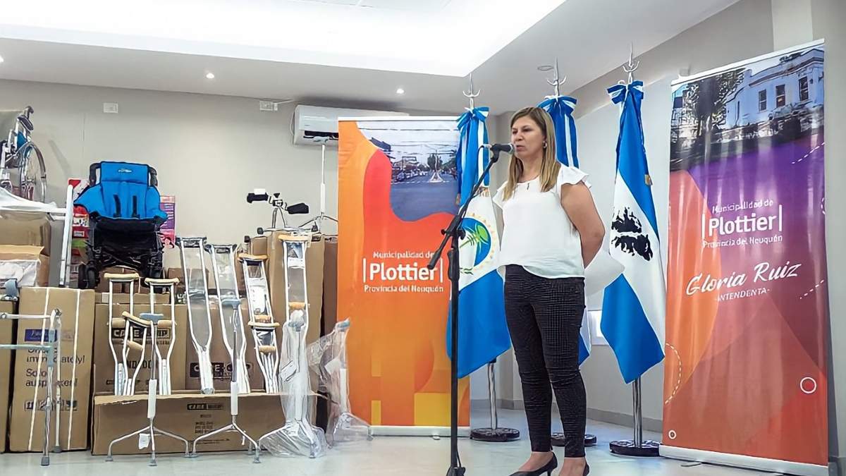 Plottier presentó su Banco Municipal de Elementos Ortopédicos. Fuente: (Twitter)