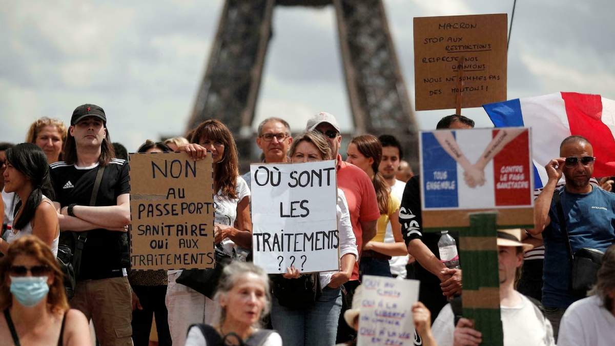 Protestas en Francia contra la vacunación obligatoria. Fuente: (Twitter)