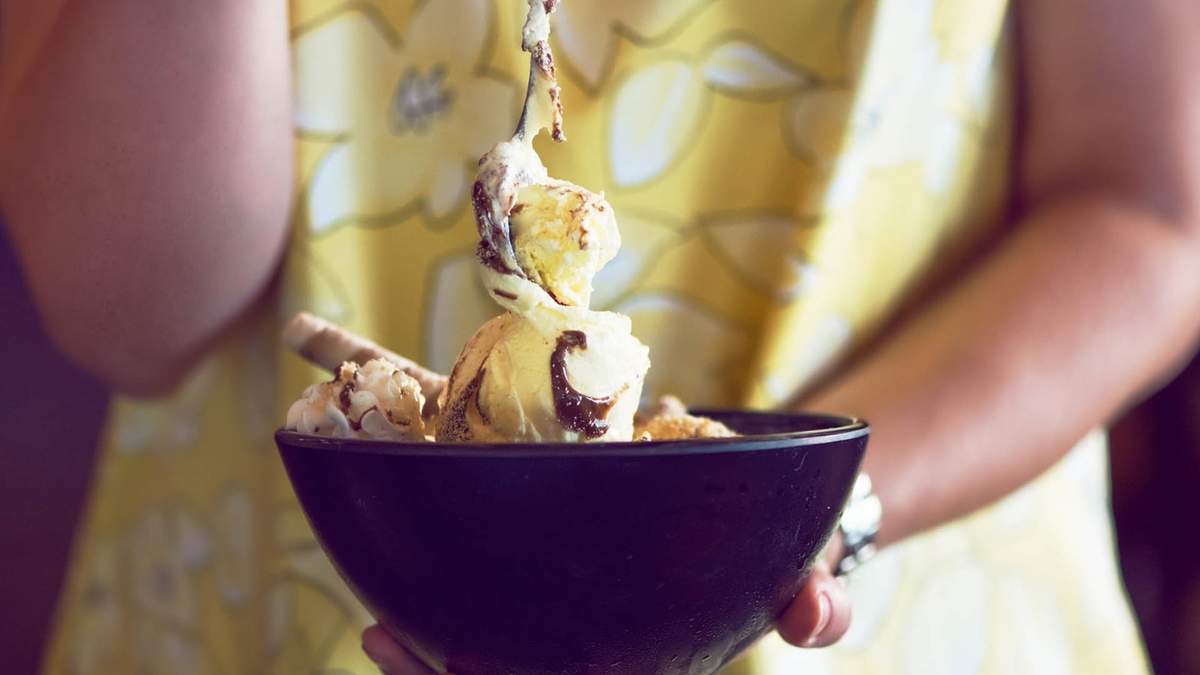 Helado de banana split casero. Fuente: (Instagram)