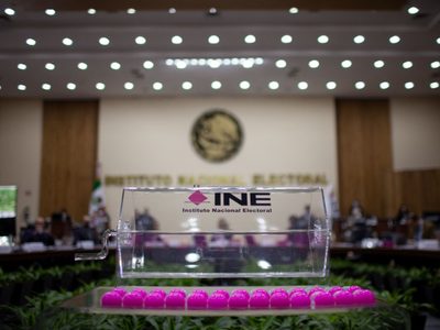 Termina registro de aspirantes a consejeros del INE con mil 128 personas en el proceso