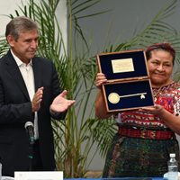 Rigoberta Menchú exige detener la violencia contra las mujeres