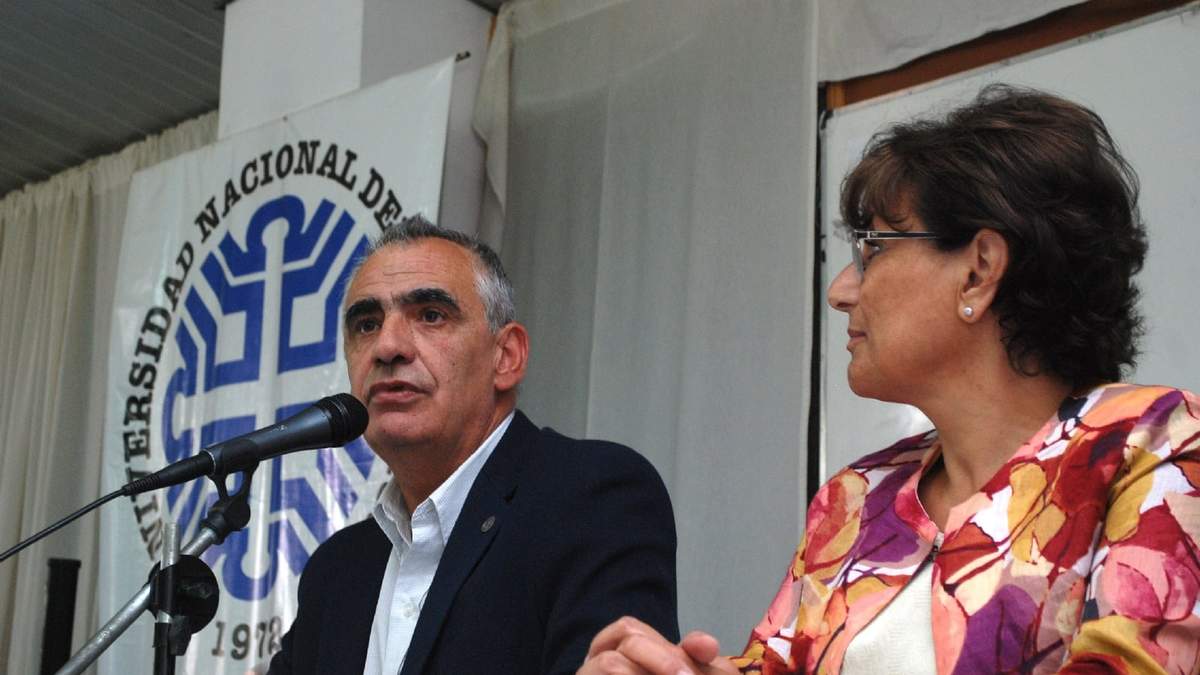 Gustavo Crisafulli, rector de la UNCo. Fuente: (Twitter)