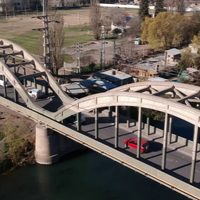 Pidieron a Vialidad Nacional que arreglen el puente entre Neuquén y Cipolletti para pintarlo