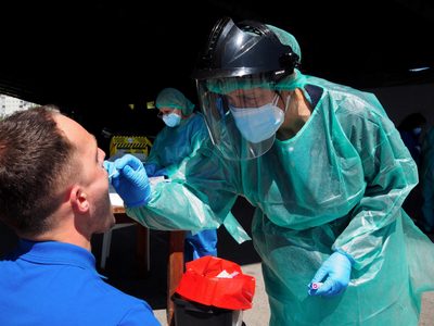 Coronavirus: se reportó una leve baja en contagios con respecto al jueves