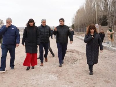 Figueroa recorrió obras en Crouzeilles y destacó que facilitarán el tránsito desde Plottier