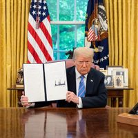 Orden ejecutiva de Trump castiga con 10 años de prisión la destrucción de estatuas