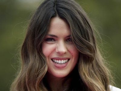 "Tarifando": Laura Matamoros y su hermanita deslumbran con estos outfits de verano