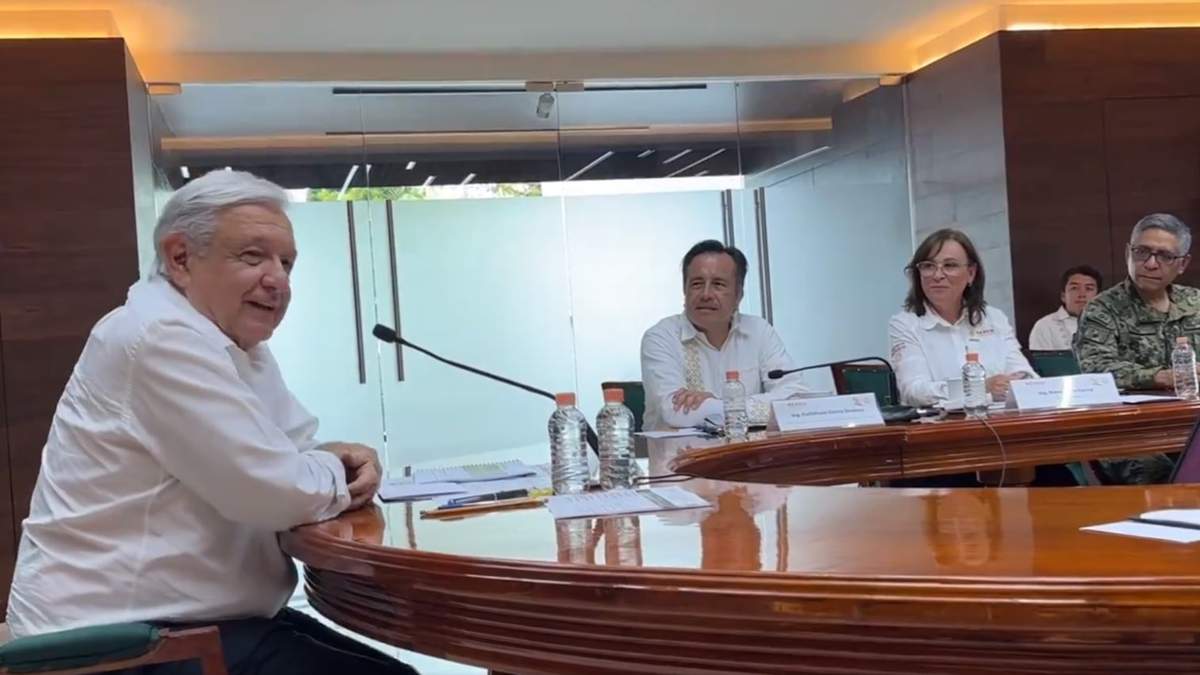 El presidente López Obrador al informar sobre la renuncia de Rocío Nahle