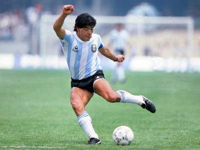 Diego Maradona ya tiene su mural en Viedma