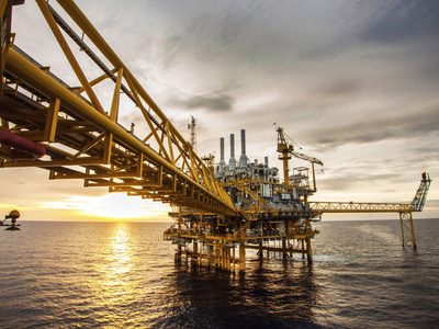 Mejora en los mercados: El precio del petróleo logra su nivel más alto desde marzo