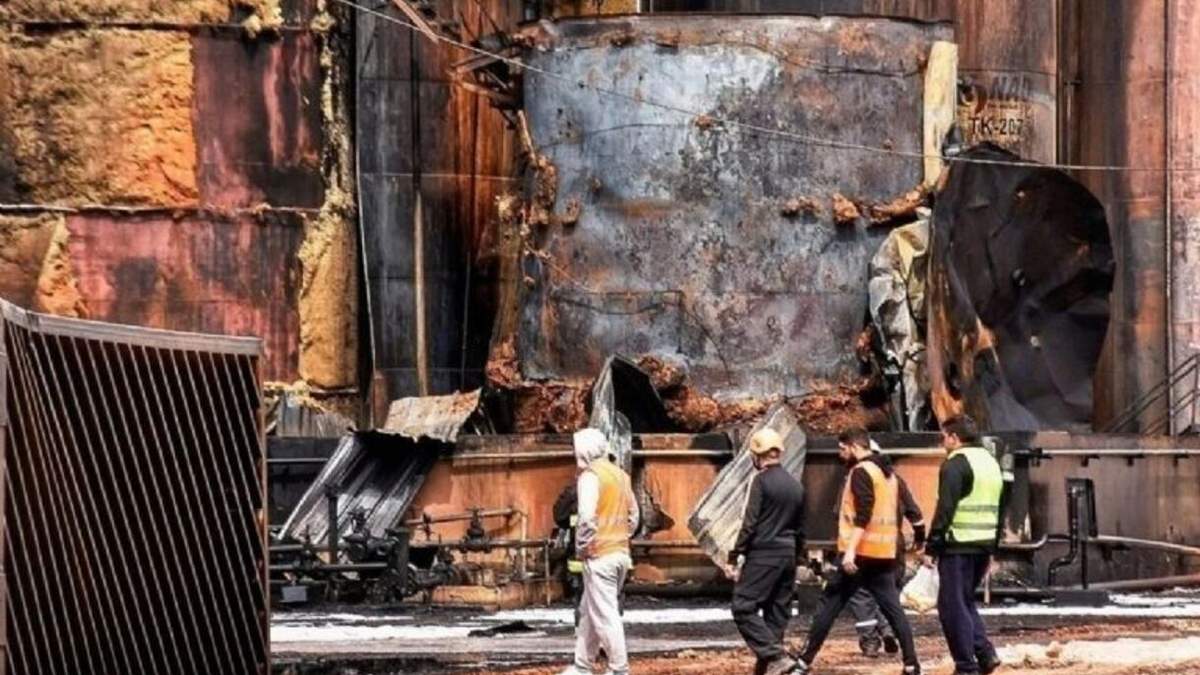 Refinería NAO luego de la explosión. Fuente: (Twitter)