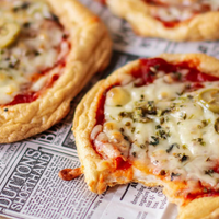 Mini pizzas sin harina y listas en tiempo récord: te sorprenderá esta deliciosa receta de pocos ingredientes