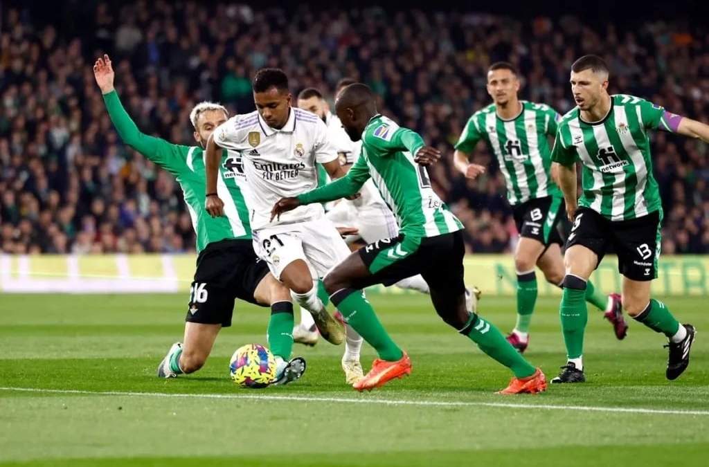 Real Madrid se impone a Betis