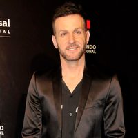 Axel mostró la dulce carita de su bebé en un día muy especial: "Gracias por iluminar a esta familia"