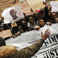 Escalan protestas en Madrid por la muerte de un joven senegalés