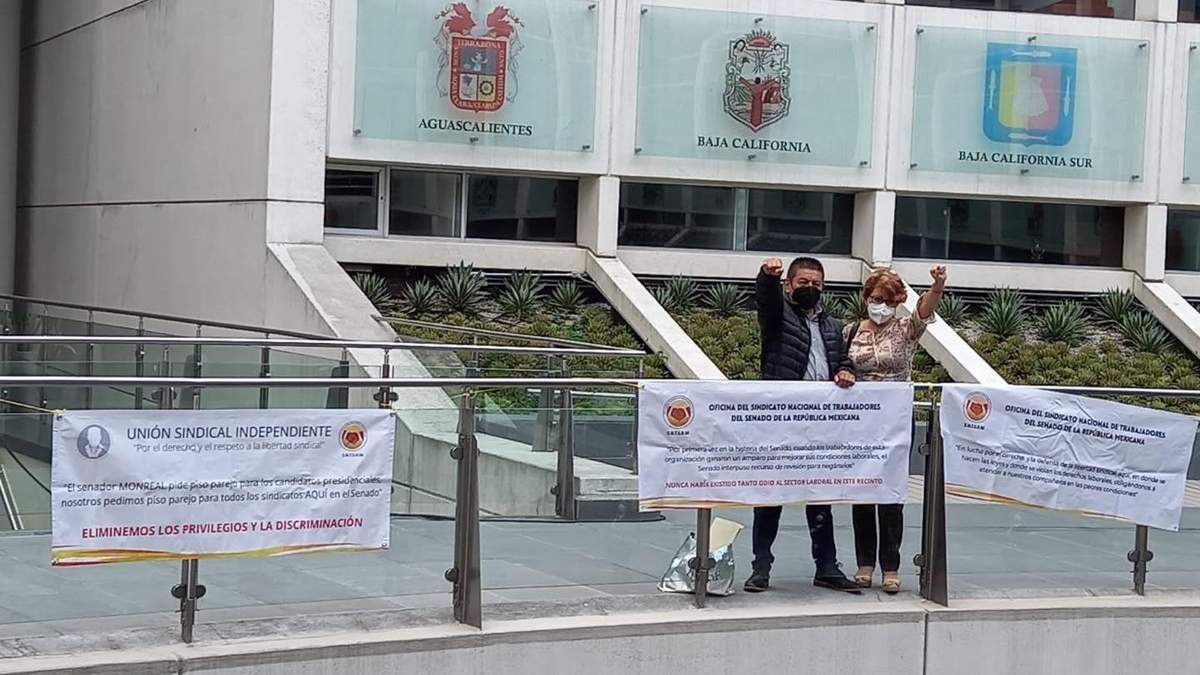Protesta del Sindicato Nacional de Trabajadores del Senado de la República Mexicana