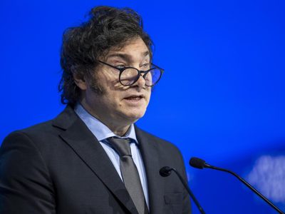 Antes de su viaje a España, Javier Milei encabeza el acto por el Día de la Bandera en Rosario